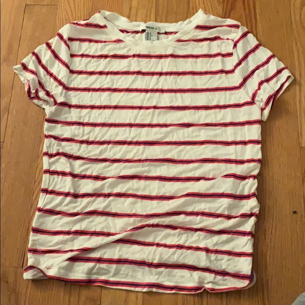 Forever 21 Semi Crop Top Tee